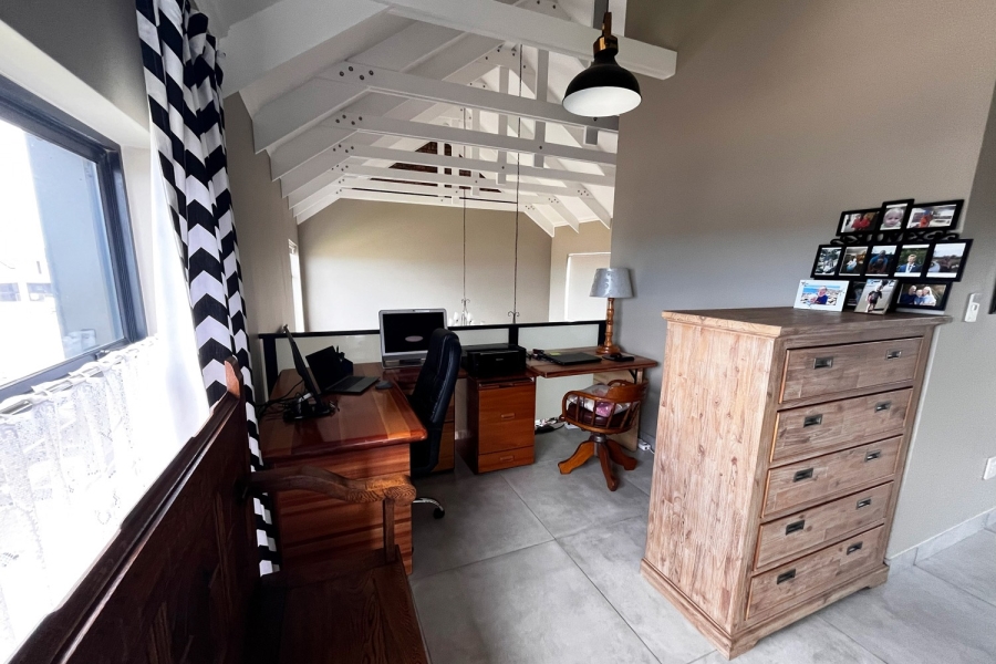 3 Bedroom Property for Sale in Renosterbos Estate Western Cape
